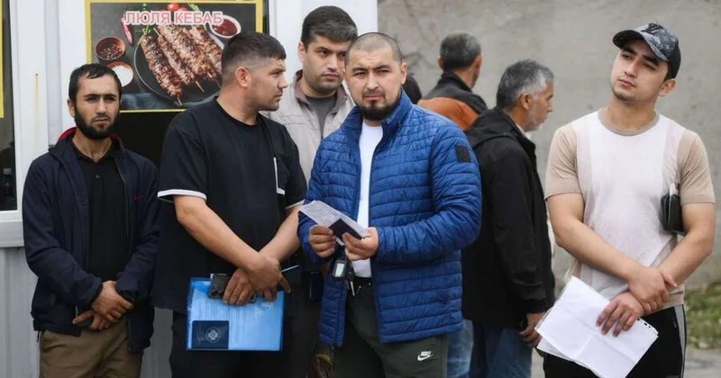 Rusiyaya gedənlərin nəzərinə Telefonla qeydiyyat başlayır