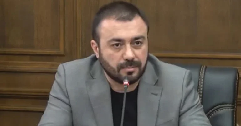 “İrəvan meriyasından daha iki əməkdaşı götürdülər, onlar bu zala yaxınlaşırlar” Sukiasyan XƏBƏRDARLIQ ETDİ KONKRET