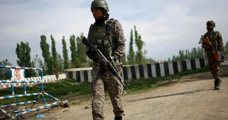 KİV: Pakistan və Hindistan münaqişədən əvvəlki mövqelərə qoşunları geri çəkmək barədə razılığa gəliblər