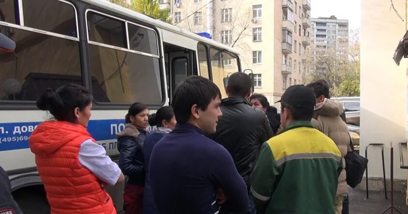 Россия отправляет десятки тысяч мигрантов воевать в Украину