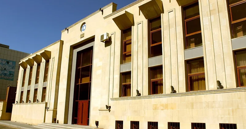 Sinaqoqa “Molotov kokteyli” atmaq istəyən İŞİD çinin məhkəməsi başladı