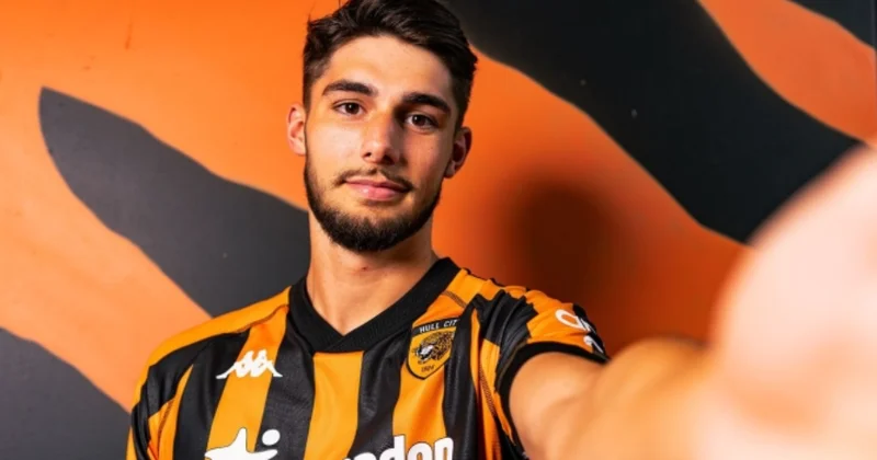 “Mançester Siti” futbolçusunu Çempionşipə göndərdi