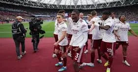 Arsenal 22 ildən sonra İngiltərə Premyer Liqasında çempionluq sevinci yaşayıb