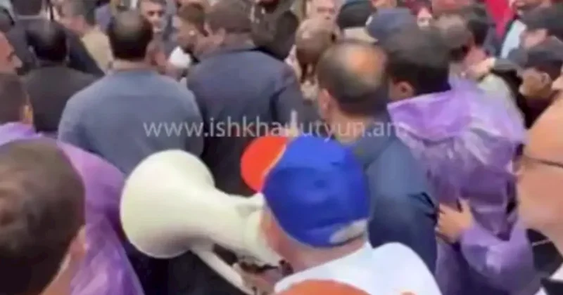 Paşinyan ilk dəfə bu qədər əsəbləşdi Siz niyə yaşayırsınız? (VİDEO)