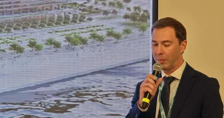 Руфат Джавадов рассказал на WUF13 о трансформации Черного города в устойчивый район Баку