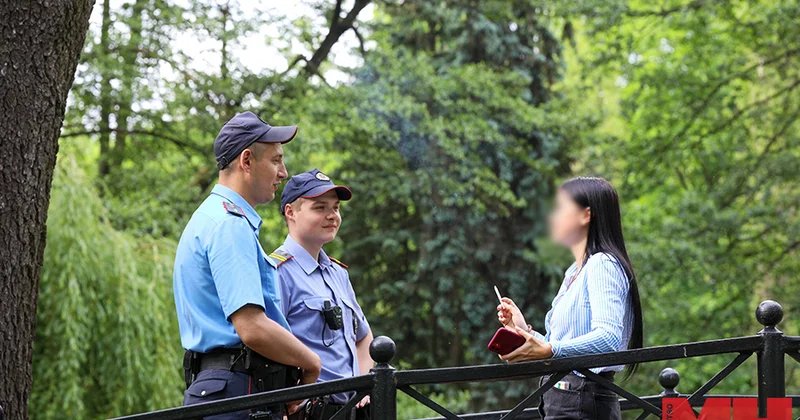 Parklarda da siqaret çəkmək qadağandır? KONKRET