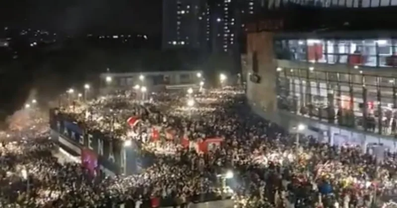 “Emireyts”in ətrafında inanılmaz izdiham Video