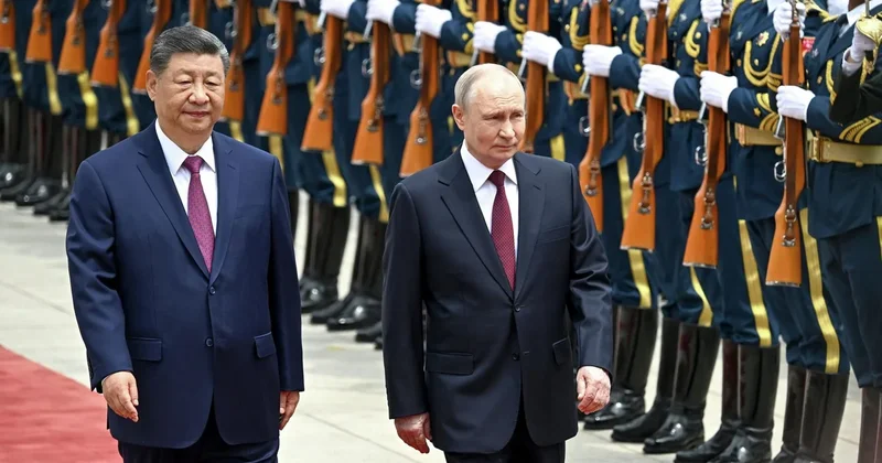 Путин пригласил Си Цзиньпина посетить Россию в 2027 году