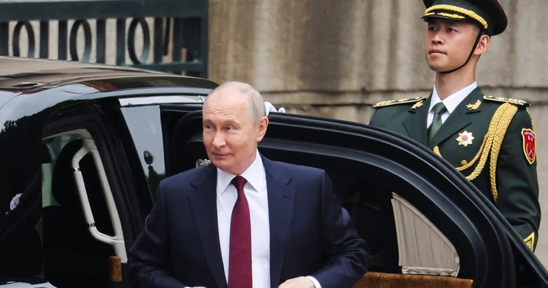 Putin Çində belə qarşılndı FOTOLAR