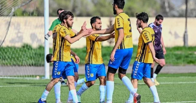 Meydanı özbaşına tərk edən bölgə klubu cəzalandırıldı