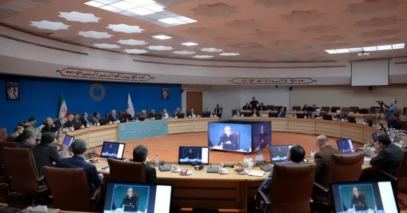 Пезешкиан: Старые методы управления уже не решают текущие проблемы
