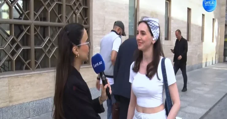 “Özüm özümlə oynayıb gülürəm” Bakı sakinlərinin gülmək səbəbi VİDEO