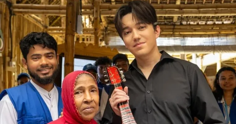 Qazaxıstanlı musiqiçi Banqladeşdə Rohindja qaçqınlarını ziyarət edib