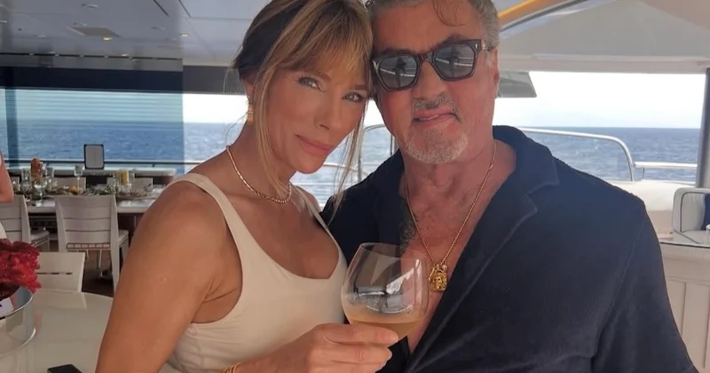 29 il birlikdə: Silvestr Stallone həyat yoldaşı ilə rahat bir ev şəklini paylaşdı
