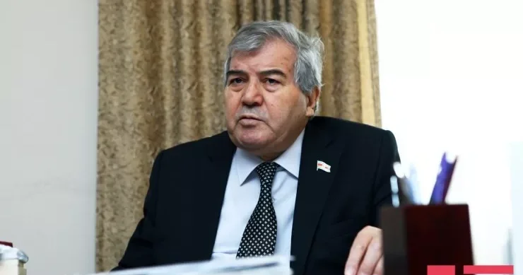Sabir Rüstəmxanlı kimdir? Haqqında ölüm fitvası verilən Xalq şairi
