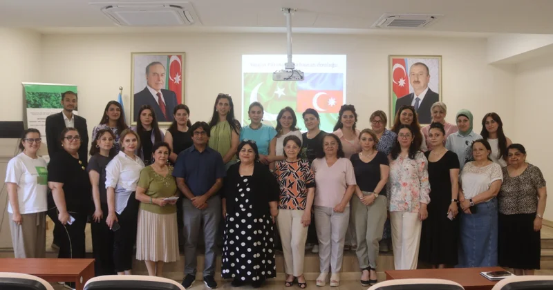 Botanika İnstitutunda elmi təlim keçirilib