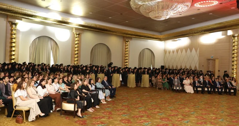 Səhiyyə naziri məzunlarla görüşdə: Azərbaycanın sağlam gələcəyi sizin əlinizdədir”