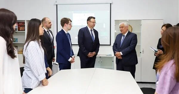 Belarus səfiri ADU da qonaq oldu
