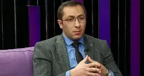 Bəzi ixtisaslarda 3 4 bal enmə müşahidə oluna bilər Təhsil eksperti