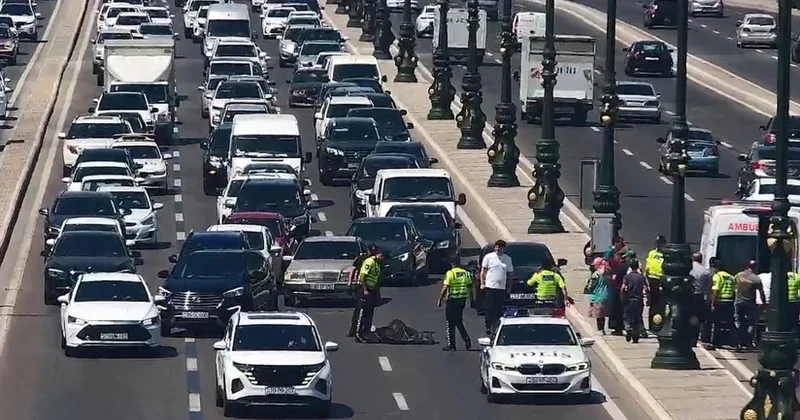 В Баку автомобиль насмерть сбил пешехода