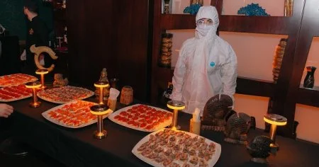 “Pasifico” klubunda zombi şoku FOTO