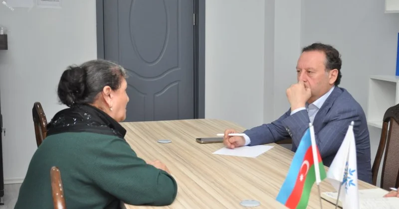 Deputat Samir Vəliyev seçici müraciətlərini dinləyib