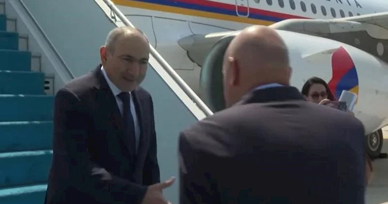 Paşinyan İstanbuldadır Video + Yenilənib