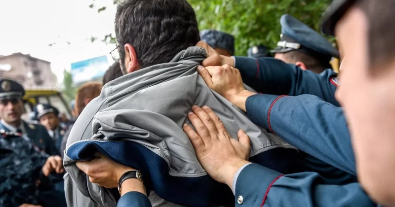 Ermənistanda KÜTLƏVİ HƏBSLƏR başladı Paşinyandan ƏZƏLƏ NÜMAYİŞİ KONKRET