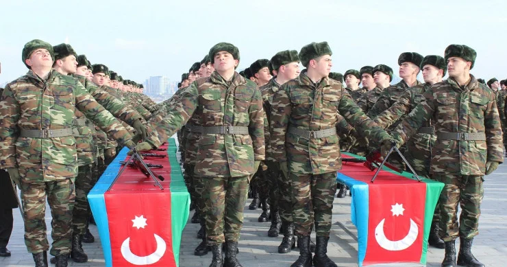 Rüşvət alıb çağırışçıları yararsız yazan rəisin məhkəməsi başlayır