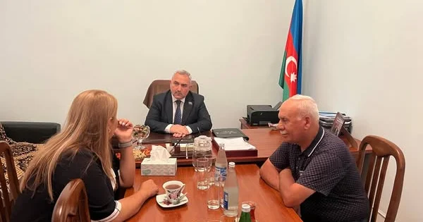 Deputat Azər Allahverənov Zabrat qəsəbəsində seçiciləri ilə görüşüb