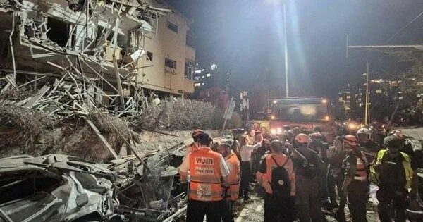 İsrailin can damarının vurulduğu həmin an! Tüstü metrlərlə hündürlüyə qalxdı FOTO