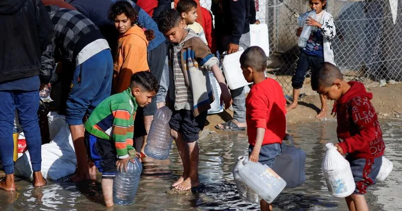 UNICEF: Qəzzada uşaqlar susuzluqdan ölməyə başlayacaq