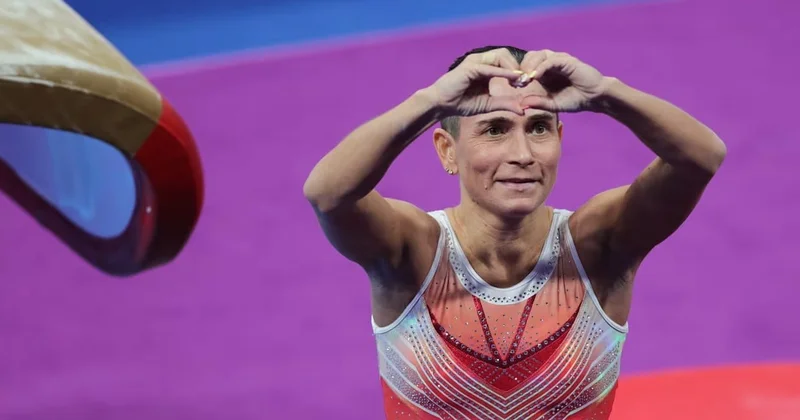50 yaşlı gimnast gümüş qazanıb