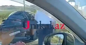 Minik avtomobili “BakuBus”a çırpıldı VİDEO