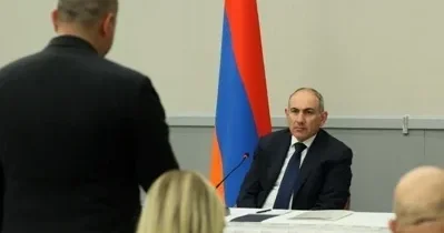 Пашинян встретился с армянской общиной Стамбула