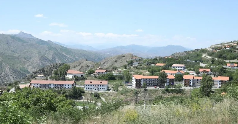 Serbiya səfiri Laçında aparılan bərpa işlərinin sürətini yüksək qiymətləndirib