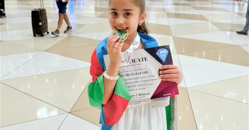 Азербайджанская школьница выиграла золотую медаль на олимпиаде в Дубае ФОТО