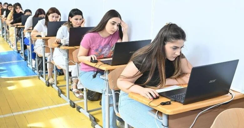 Bugünkü sertifikasiyada 3 300 müəllim istirak edib