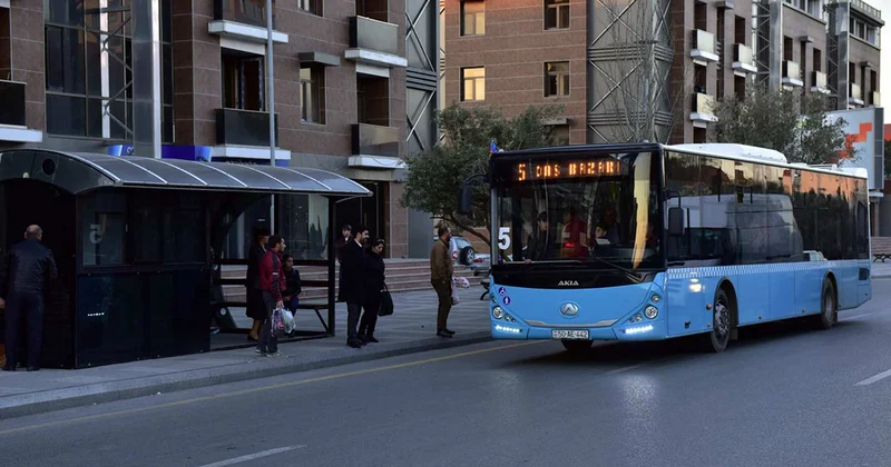 Sərnişinlərin NƏZƏRİNƏ: Avtobus pulunu həm “Bakı kart”la, həm də bu üsulla ödəyə biləcəksiniz KONKRET