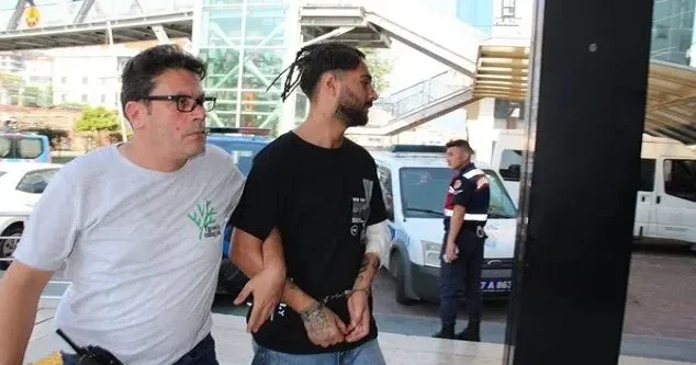 Alanyada azərbaycanlı gəncin yaraladığı barmen öldü Foto