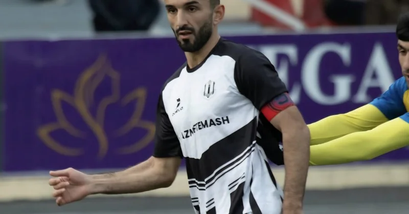 Daha bir təcrübəli futbolçu bölgə təmsilçisindən ayrıldı