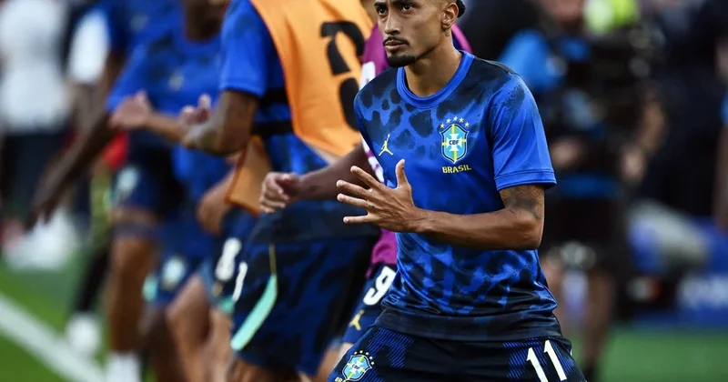 Rafinyanın mundialda oynaması sual altına düşüb