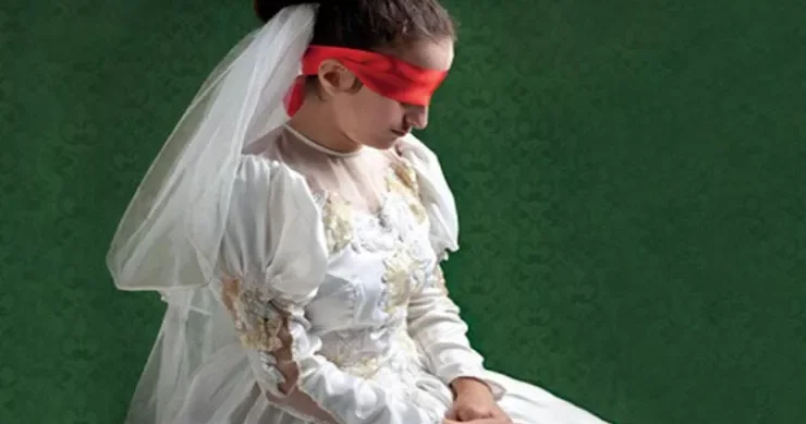 Evlənmək istəməyən 16 yaşlı qız bıçaqlandı