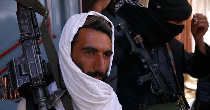 “Taliban” məmurlara smartfonlardan istifadəni qadağan etdi