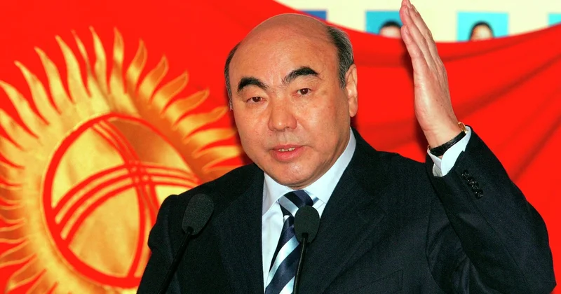 Акаев предложил продлить срок правления президента Жапарова на 8 10 лет Minval Politika