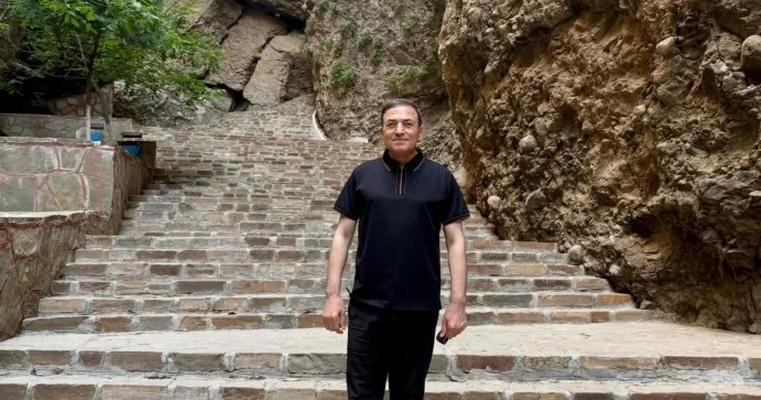 Xalq artisti ziyarətgahda Fotolar