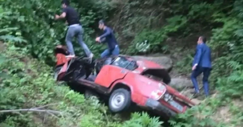 “VAZ” dərəyə yuvarlandı Sürücü öldü, 3 sərnişin yaralandı