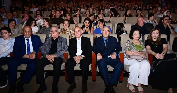 “Bizim Maqsud müəllim” tamaşasının nümayiş olub