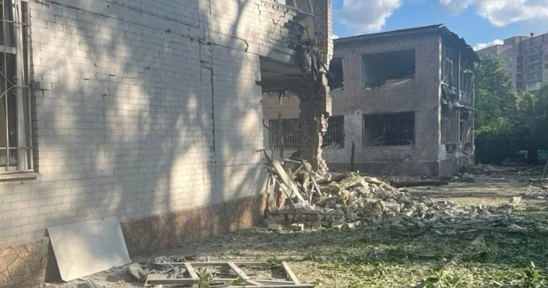 Rusiya Zaporojyeyə hücum edib, ölənlər var
