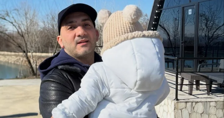Nicatın qızı ilə gəzintisi Foto